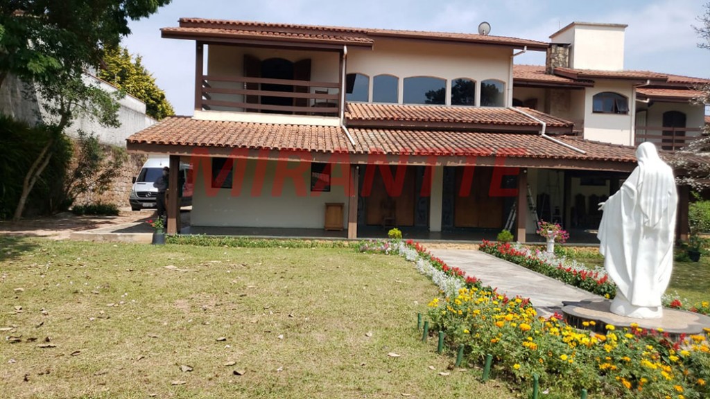 Cond. fechado de 1250m² com 15 quartos em Serra Da Cantareira