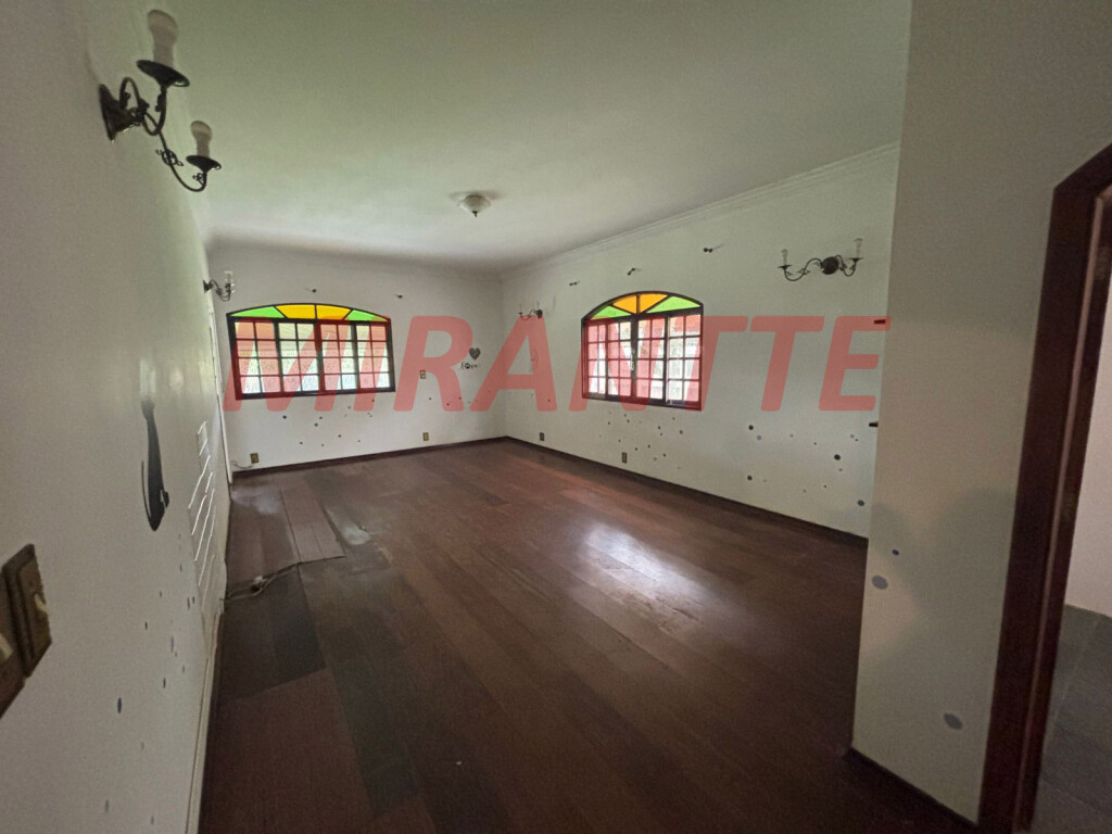 Cond. fechado de 1250m² com 15 quartos em Serra Da Cantareira