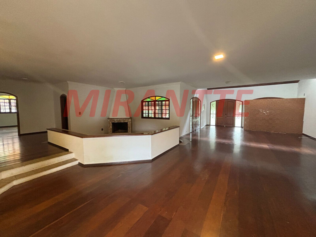 Cond. fechado de 1250m² com 15 quartos em Serra Da Cantareira