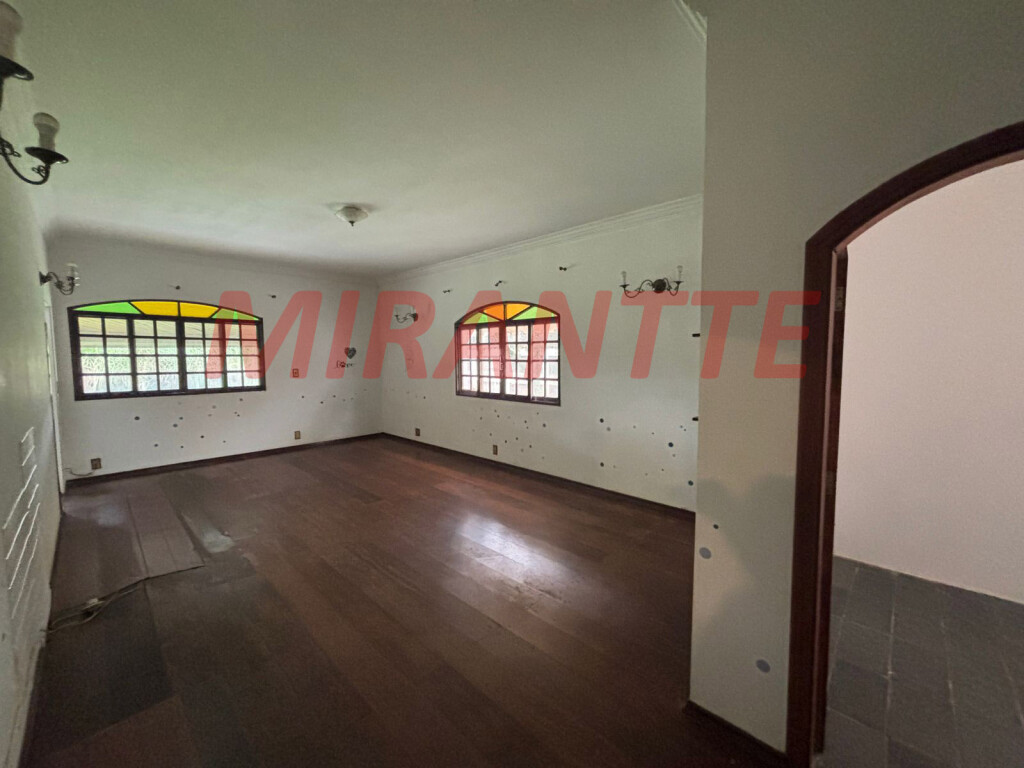 Cond. fechado de 1250m² com 15 quartos em Serra Da Cantareira