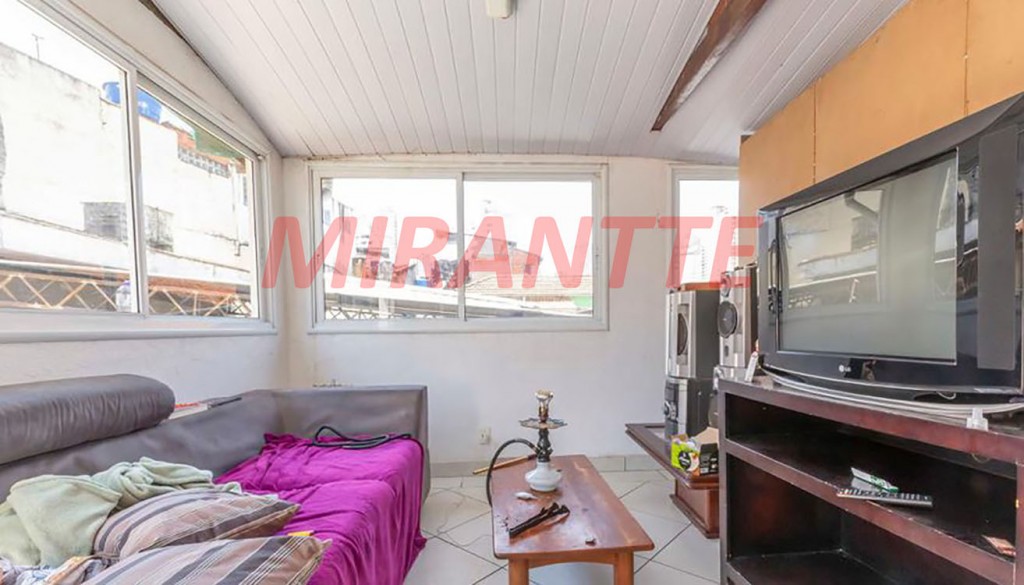 Sobrado de 120m² com 5 quartos em Água Fria