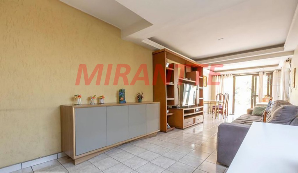 Sobrado de 120m² com 5 quartos em Água Fria