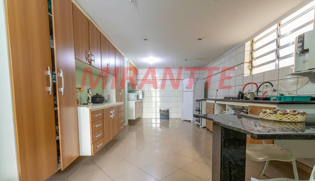 Sobrado de 120m² com 5 quartos em Água Fria