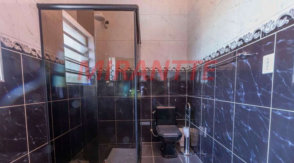 Sobrado de 120m² com 5 quartos em Água Fria
