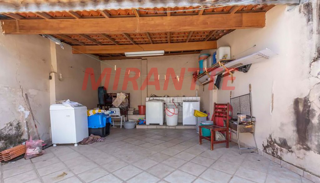 Sobrado de 120m² com 5 quartos em Água Fria
