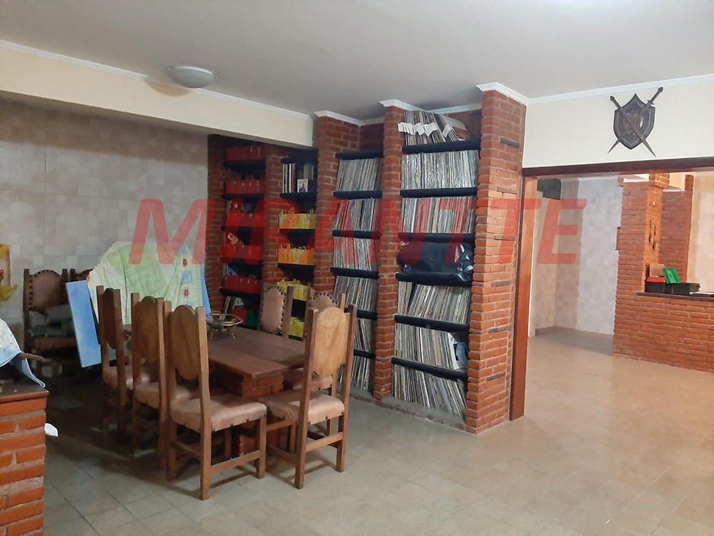 Sobrado de 275m² com 5 quartos em Parque Novo Mundo