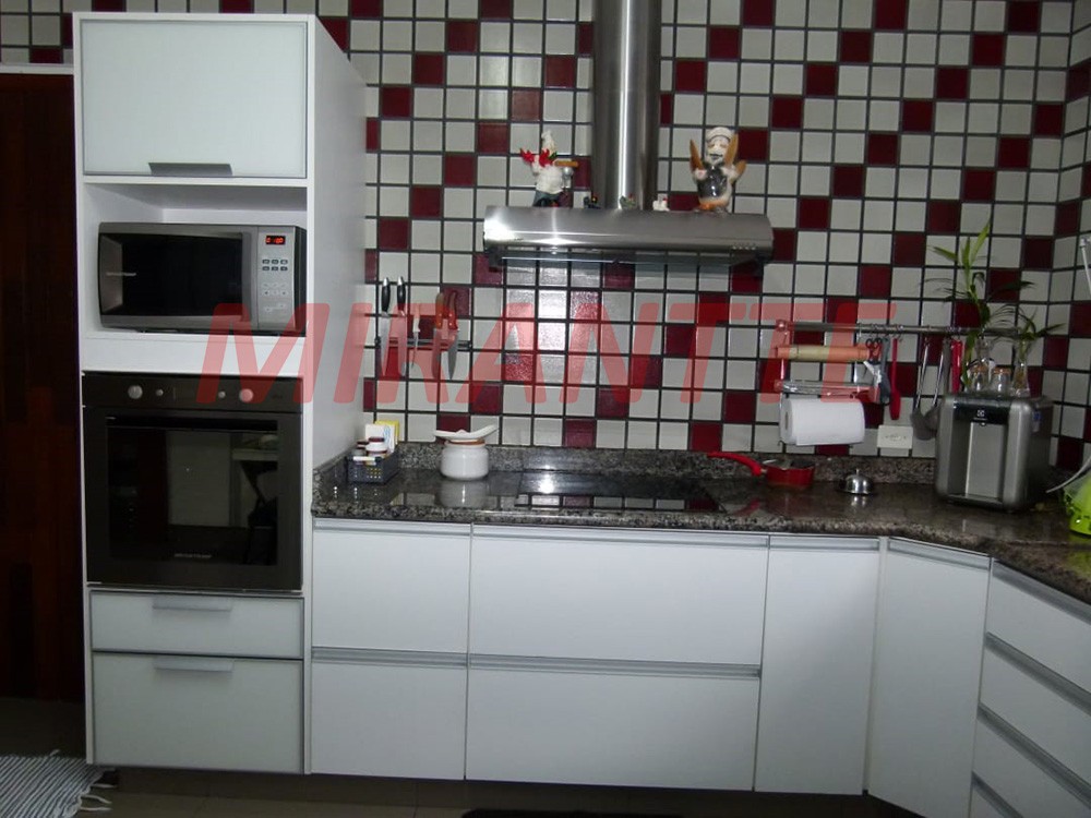 Sobrado de 275m² com 5 quartos em Parque Novo Mundo