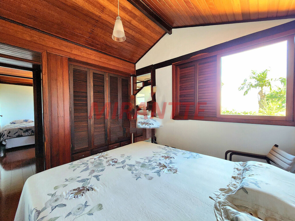Sobrado de 400m² com 3 quartos em Serra Da Cantareira