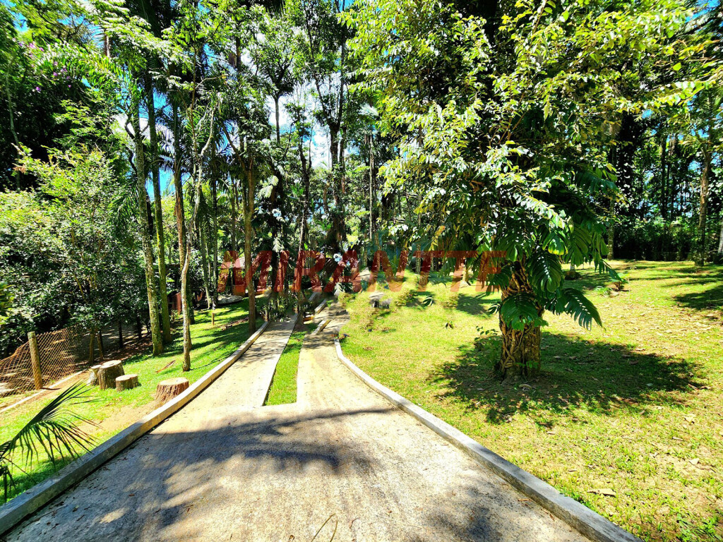 Sobrado de 400m² com 3 quartos em Serra Da Cantareira