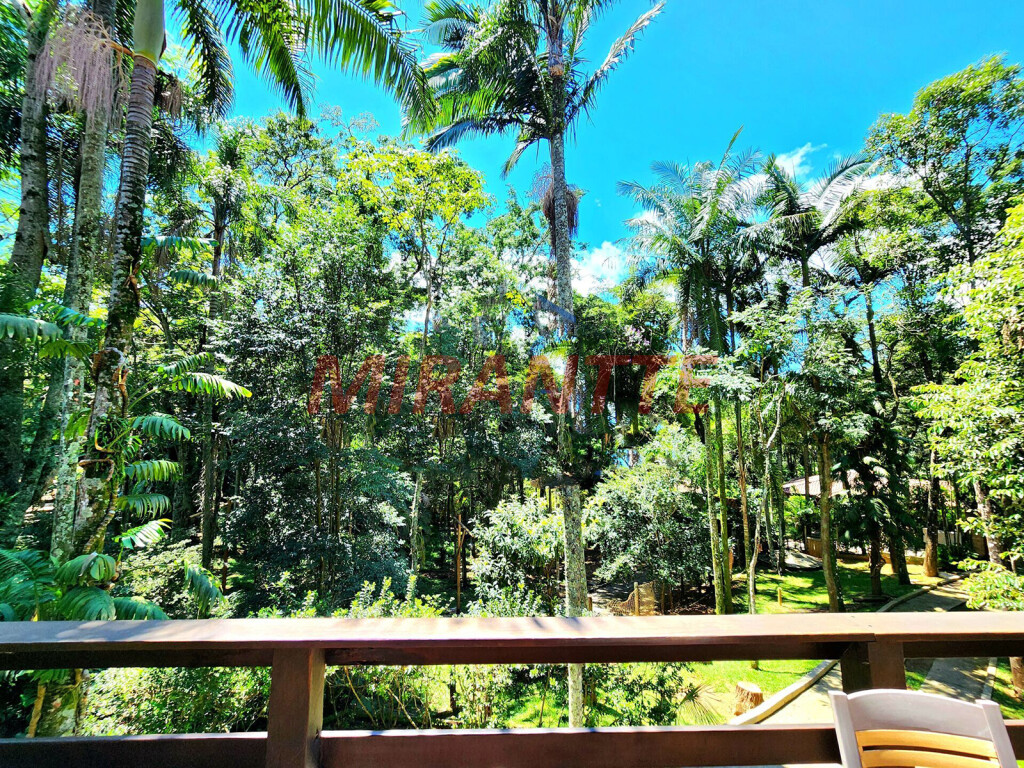 Sobrado de 400m² com 3 quartos em Serra Da Cantareira