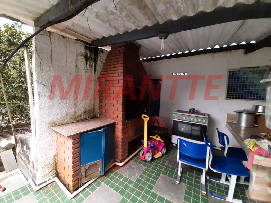 Chácara de 300m² com 3 quartos em Serra Da Cantareira