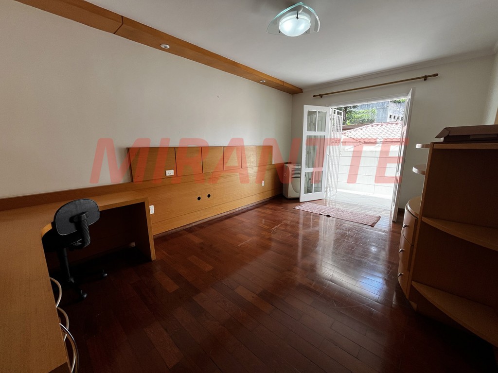 Sobrado de 400m² com 4 quartos em Jardim Bibi