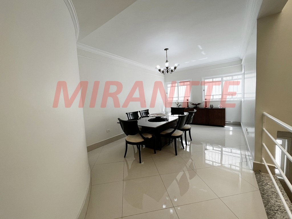 Sobrado de 400m² com 4 quartos em Jardim Bibi