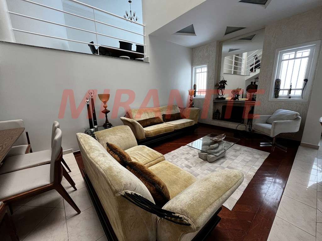 Sobrado de 400m² com 4 quartos em Jardim Bibi