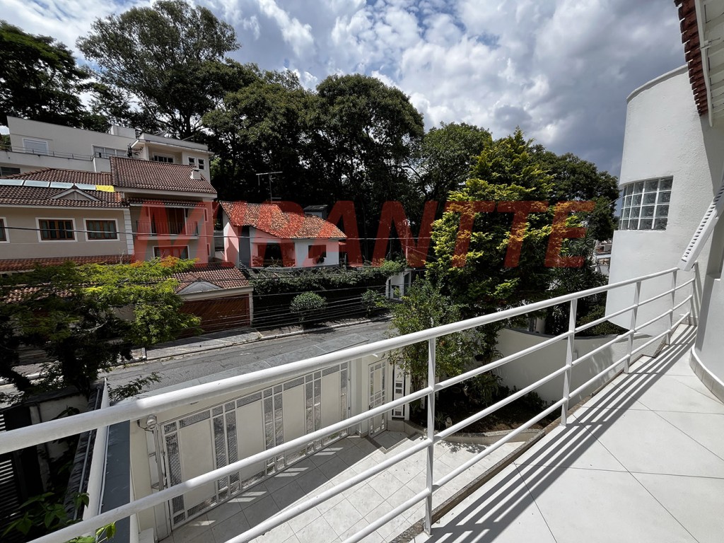 Sobrado de 400m² com 4 quartos em Jardim Bibi