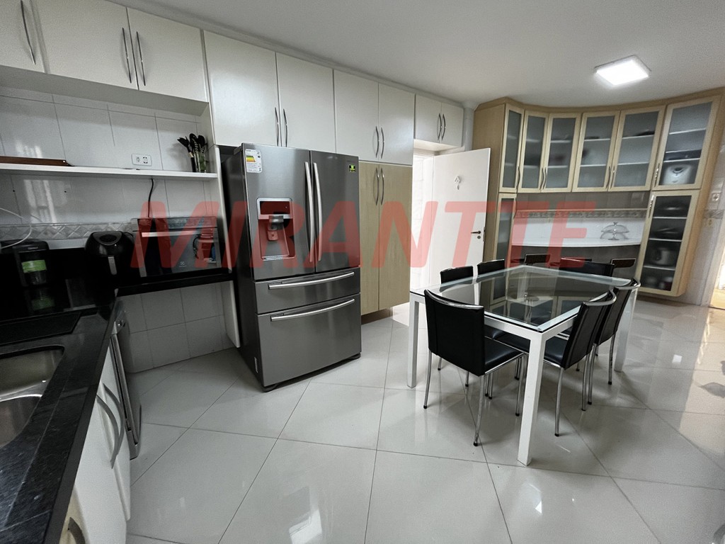 Sobrado de 400m² com 4 quartos em Jardim Bibi