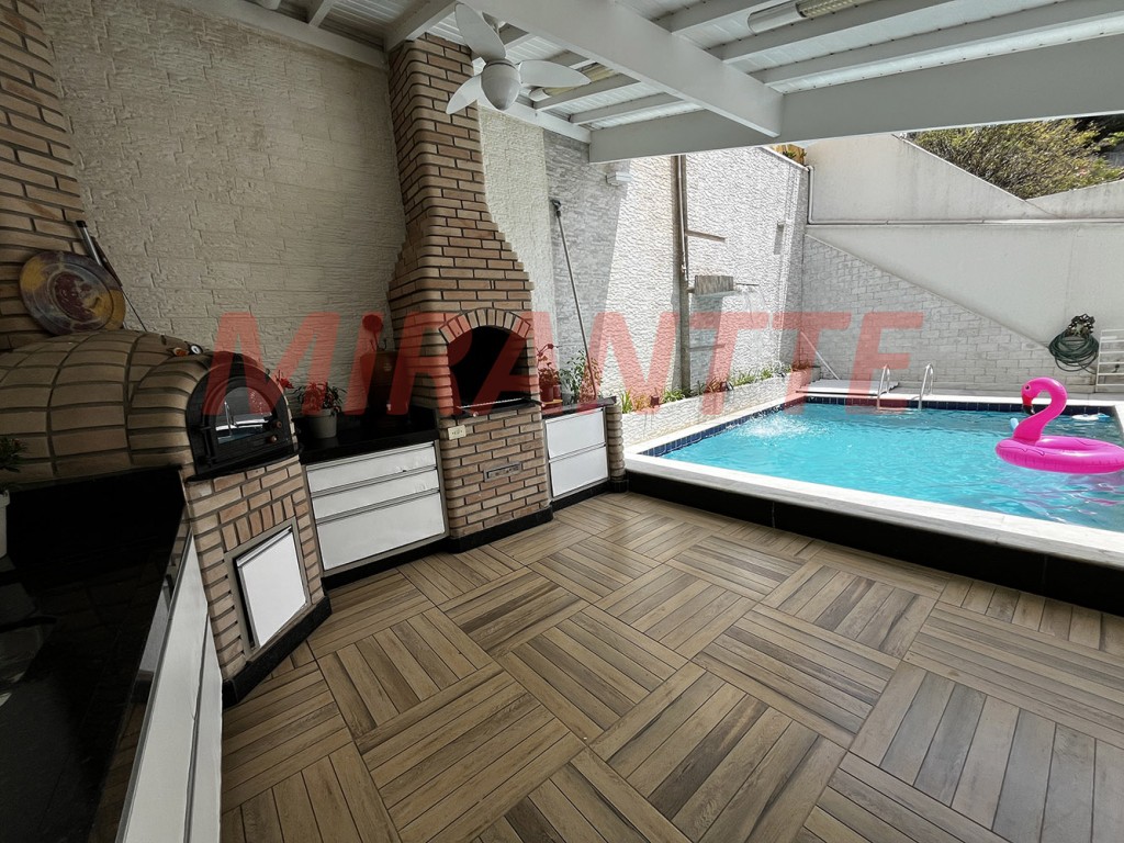 Sobrado de 400m² com 4 quartos em Jardim Bibi