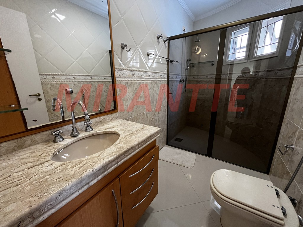 Sobrado de 400m² com 4 quartos em Jardim Bibi