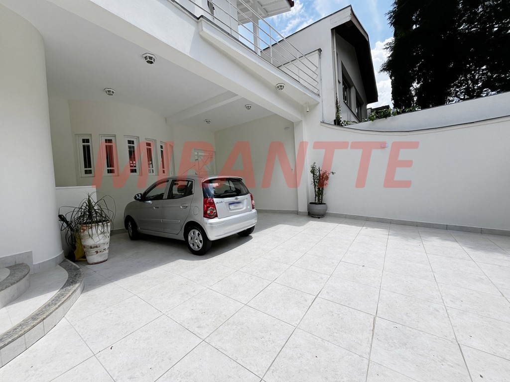 Sobrado de 400m² com 4 quartos em Jardim Bibi