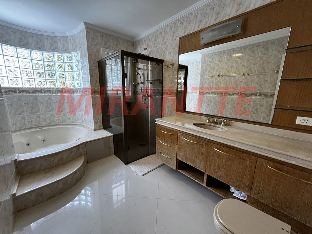 Sobrado de 400m² com 4 quartos em Jardim Bibi