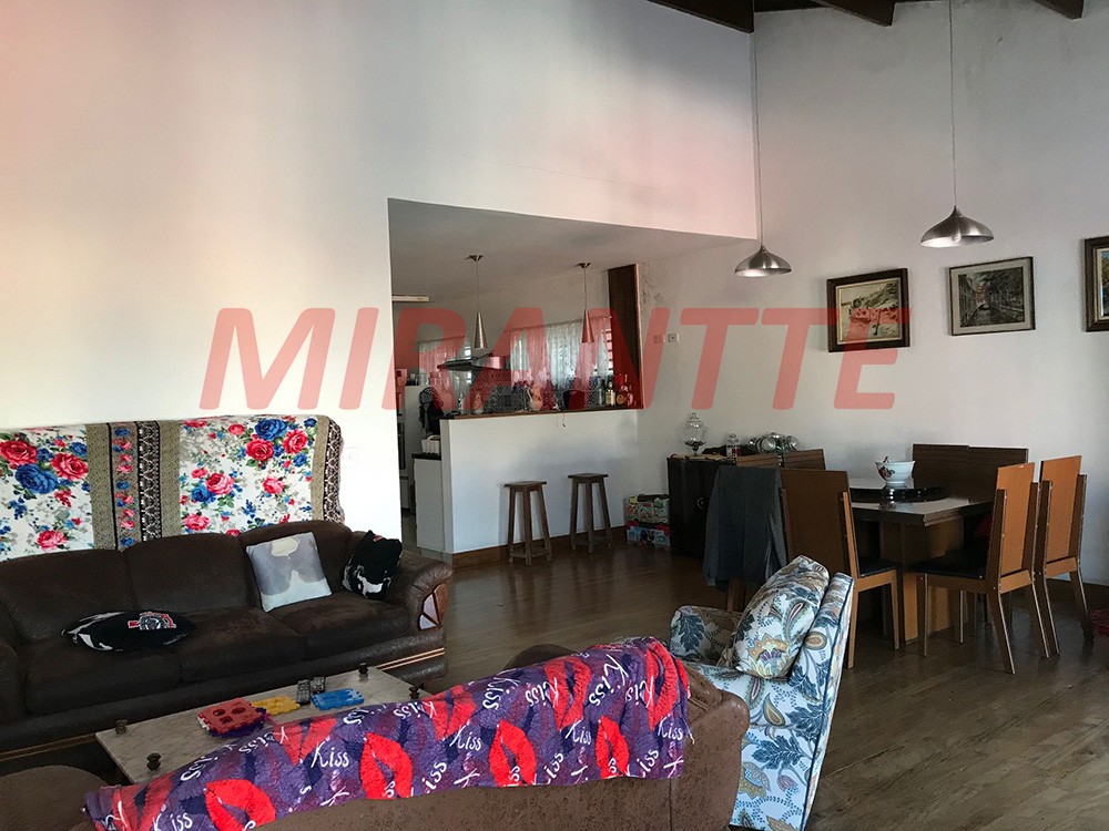 Sobrado de 236m² com 2 quartos em Vila Irmaos Arnoni
