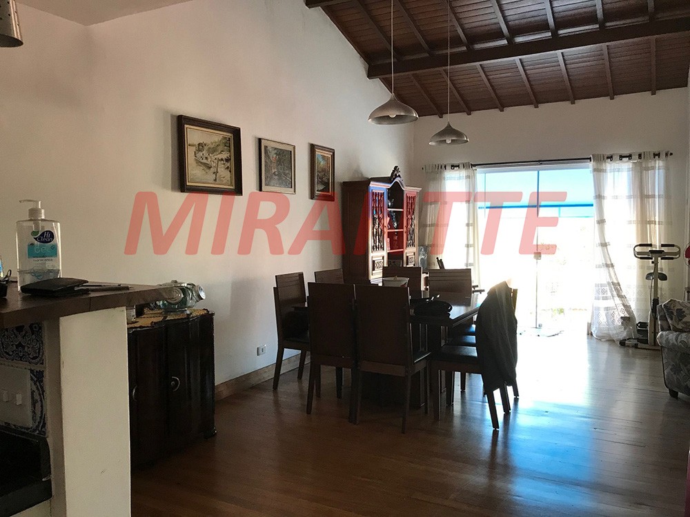 Sobrado de 236m² com 2 quartos em Vila Irmaos Arnoni