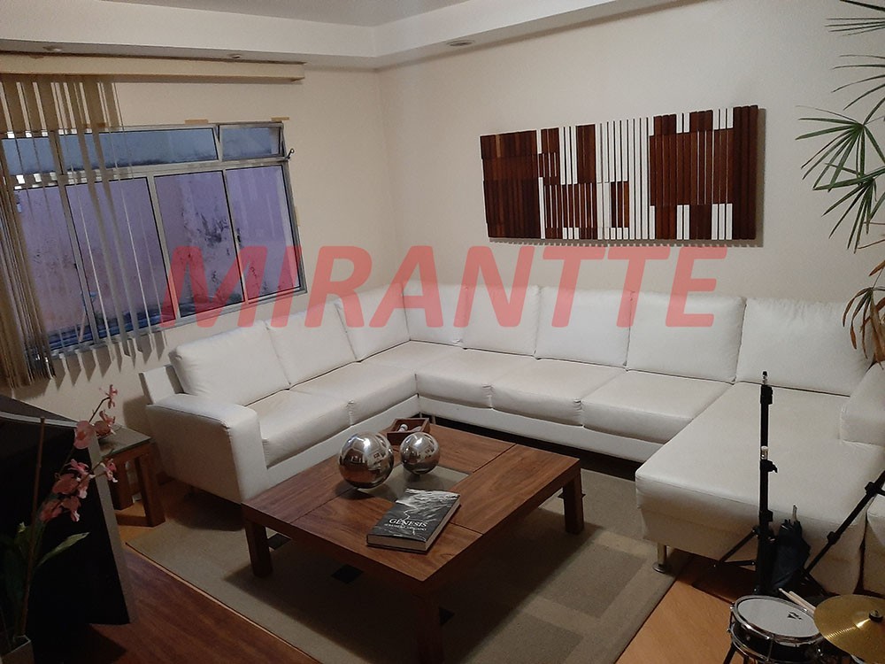 Sobrado de 370m² com 3 quartos em Jardim Peri