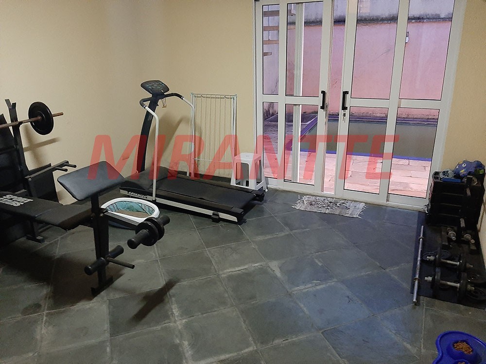 Sobrado de 370m² com 3 quartos em Jardim Peri