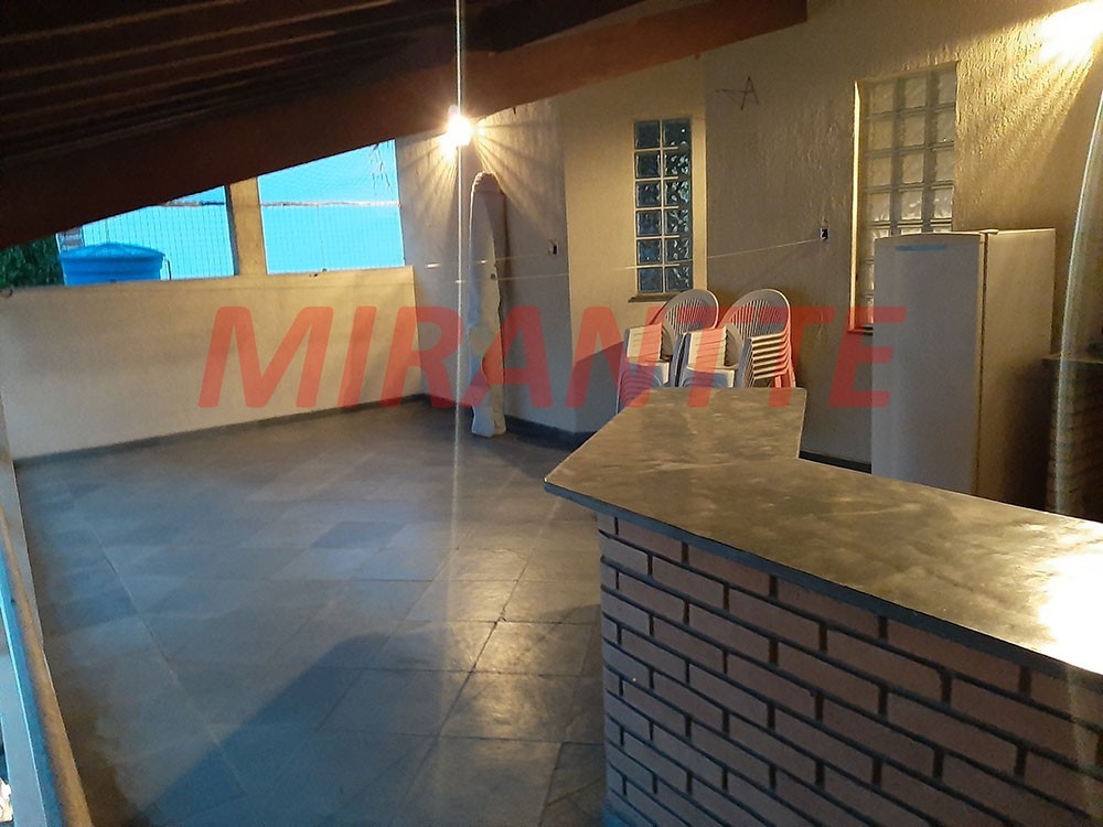 Sobrado de 370m² com 3 quartos em Jardim Peri