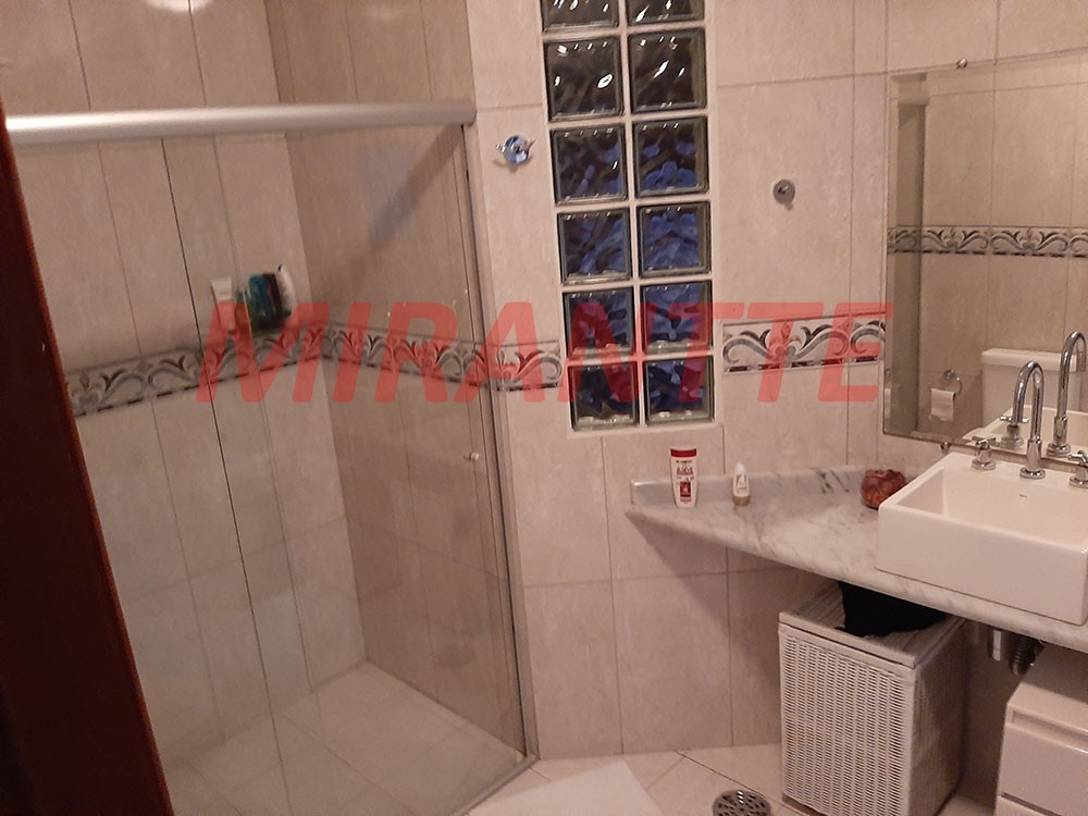 Sobrado de 370m² com 3 quartos em Jardim Peri