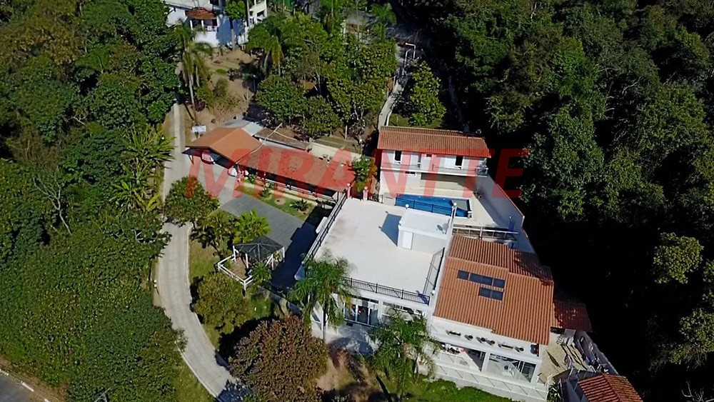 Sobrado de 800m² com 12 quartos em Serra Da Cantareira