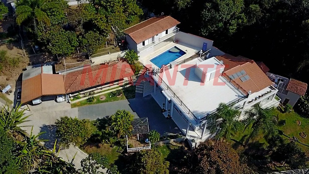 Sobrado de 800m² com 12 quartos em Serra Da Cantareira