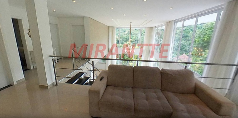 Sobrado de 800m² com 12 quartos em Serra Da Cantareira