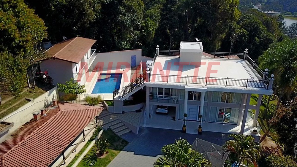 Sobrado de 800m² com 12 quartos em Serra Da Cantareira