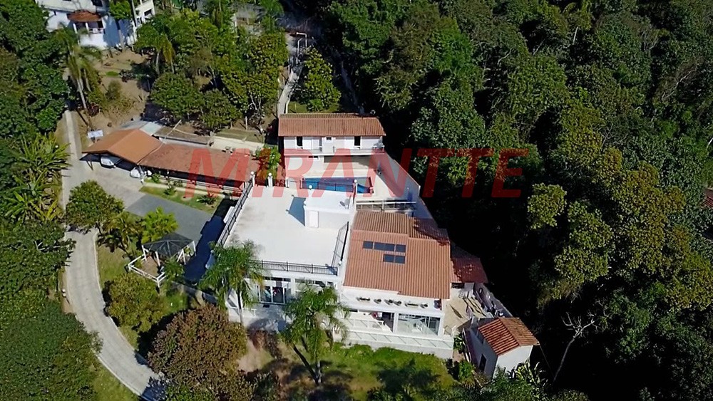 Sobrado de 800m² com 12 quartos em Serra Da Cantareira