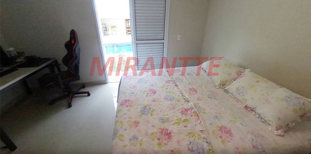 Sobrado de 800m² com 12 quartos em Serra Da Cantareira