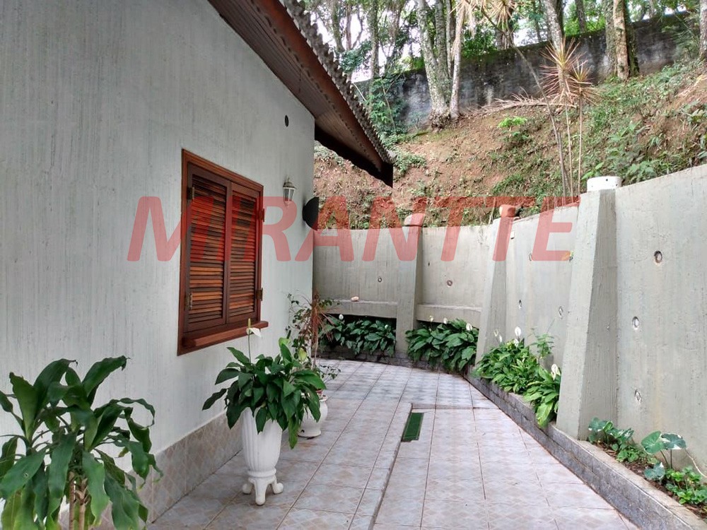 Sobrado de 545m² com 5 quartos em Serra da Cantareira