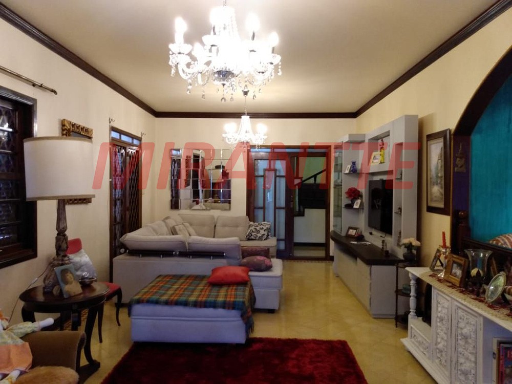Sobrado de 545m² com 5 quartos em Serra da Cantareira