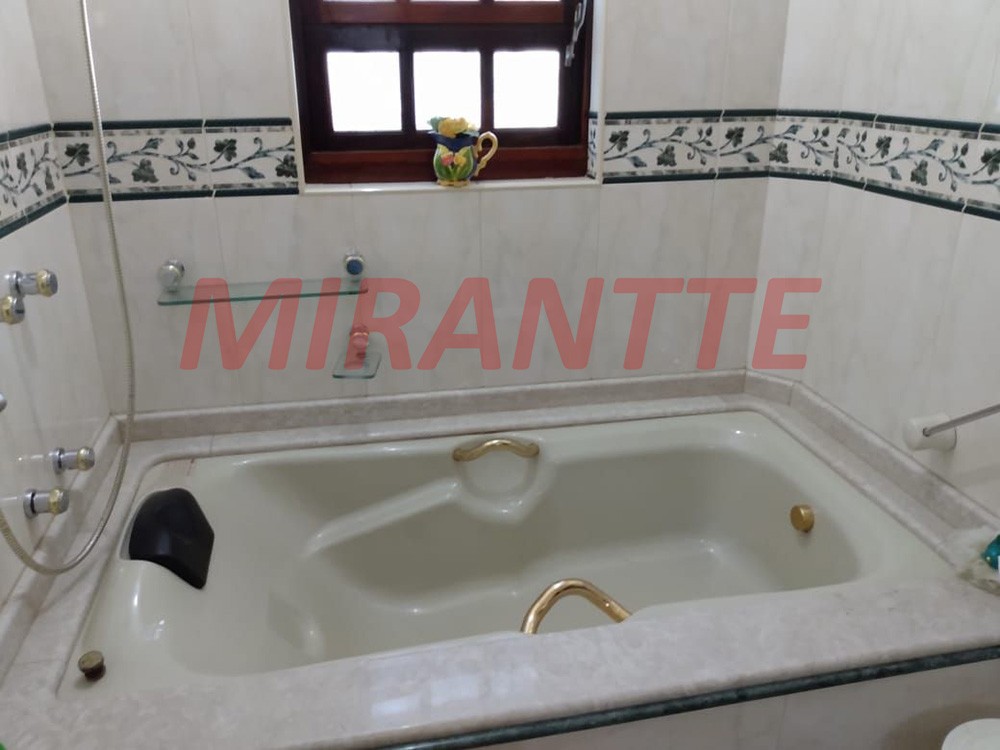 Sobrado de 545m² com 5 quartos em Serra da Cantareira