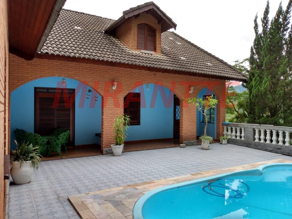 Sobrado de 545m² com 5 quartos em Serra da Cantareira