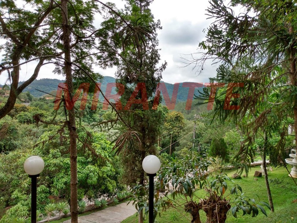 Sobrado de 545m² com 5 quartos em Serra da Cantareira
