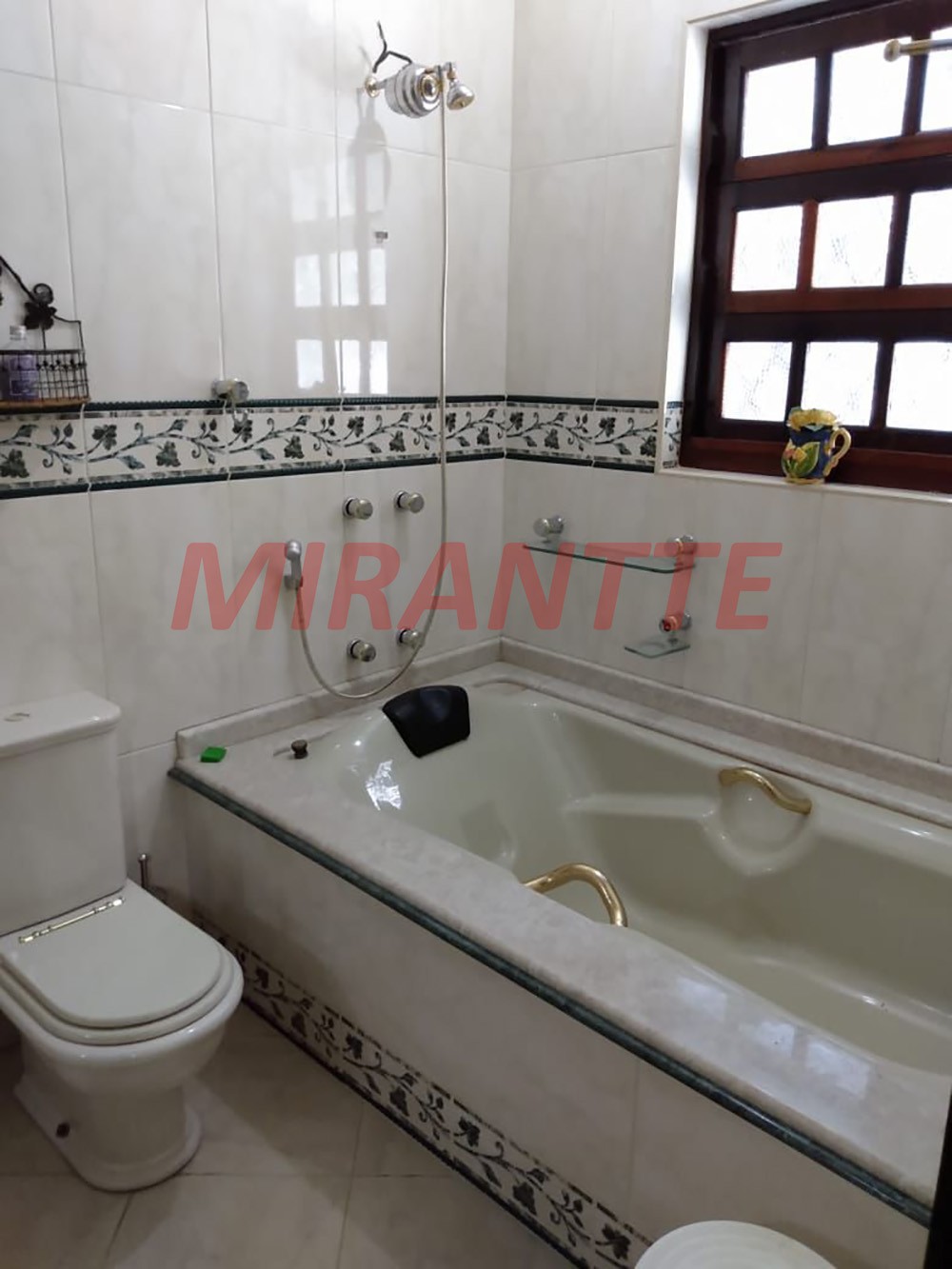 Sobrado de 545m² com 5 quartos em Serra da Cantareira
