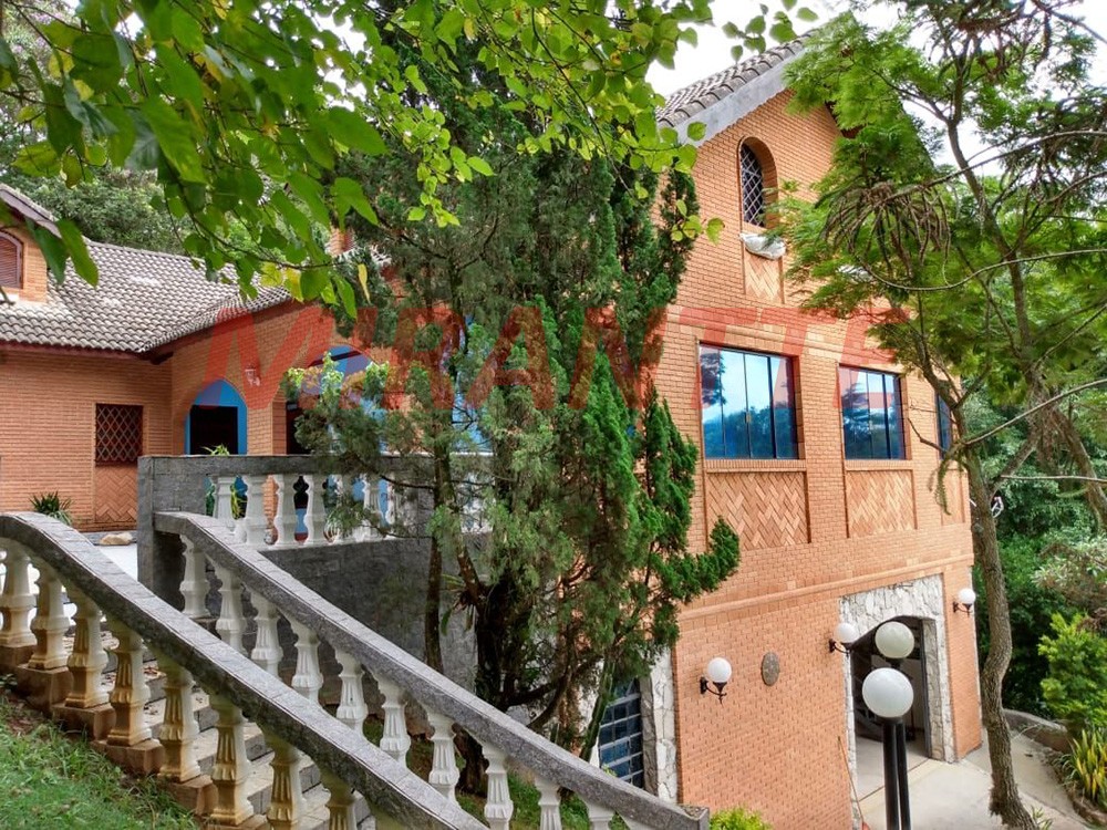 Sobrado de 545m² com 5 quartos em Serra da Cantareira