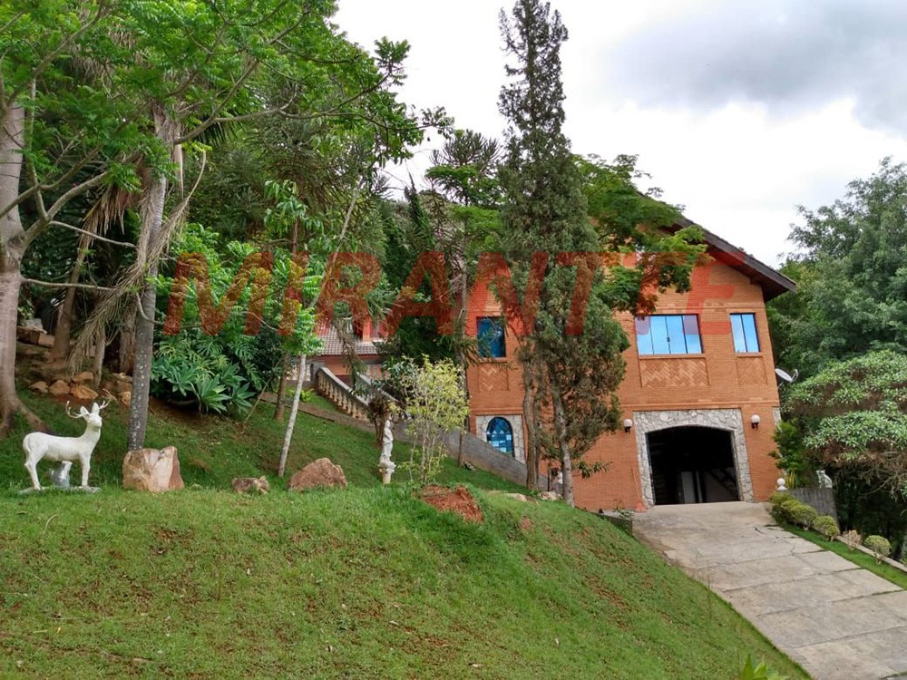 Sobrado de 545m² com 5 quartos em Serra da Cantareira