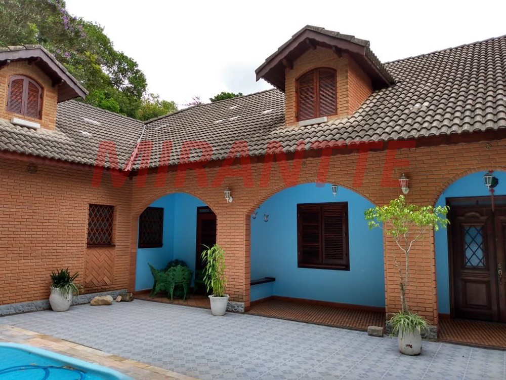 Sobrado de 545m² com 5 quartos em Serra da Cantareira