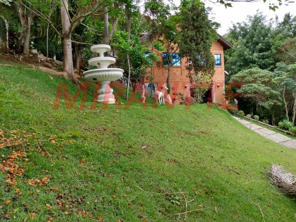 Sobrado de 545m² com 5 quartos em Serra da Cantareira