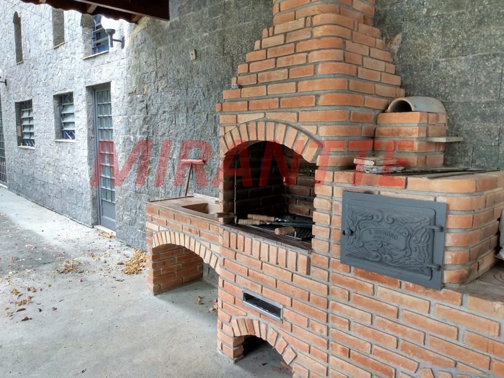 Sobrado de 545m² com 5 quartos em Serra da Cantareira