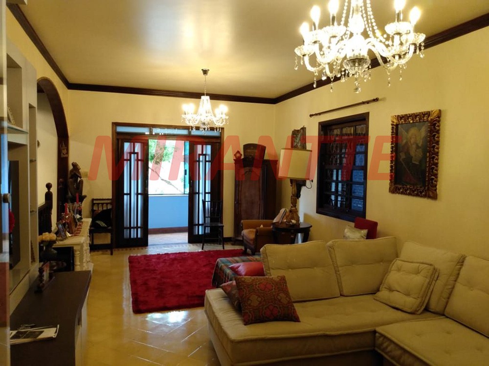Sobrado de 545m² com 5 quartos em Serra da Cantareira