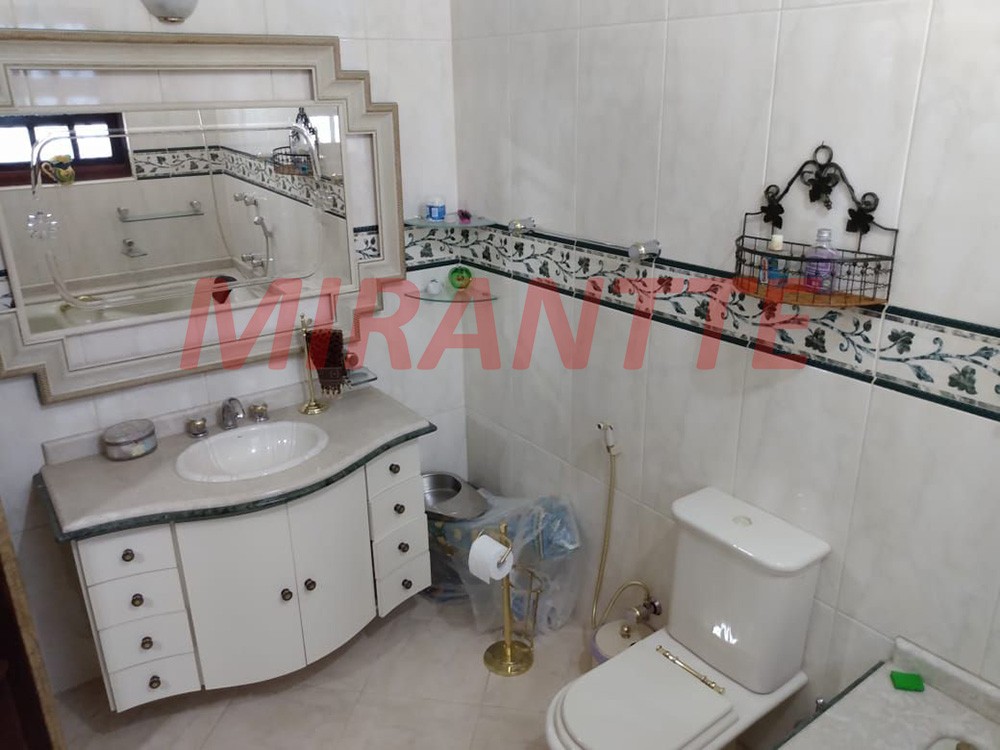Sobrado de 545m² com 5 quartos em Serra da Cantareira