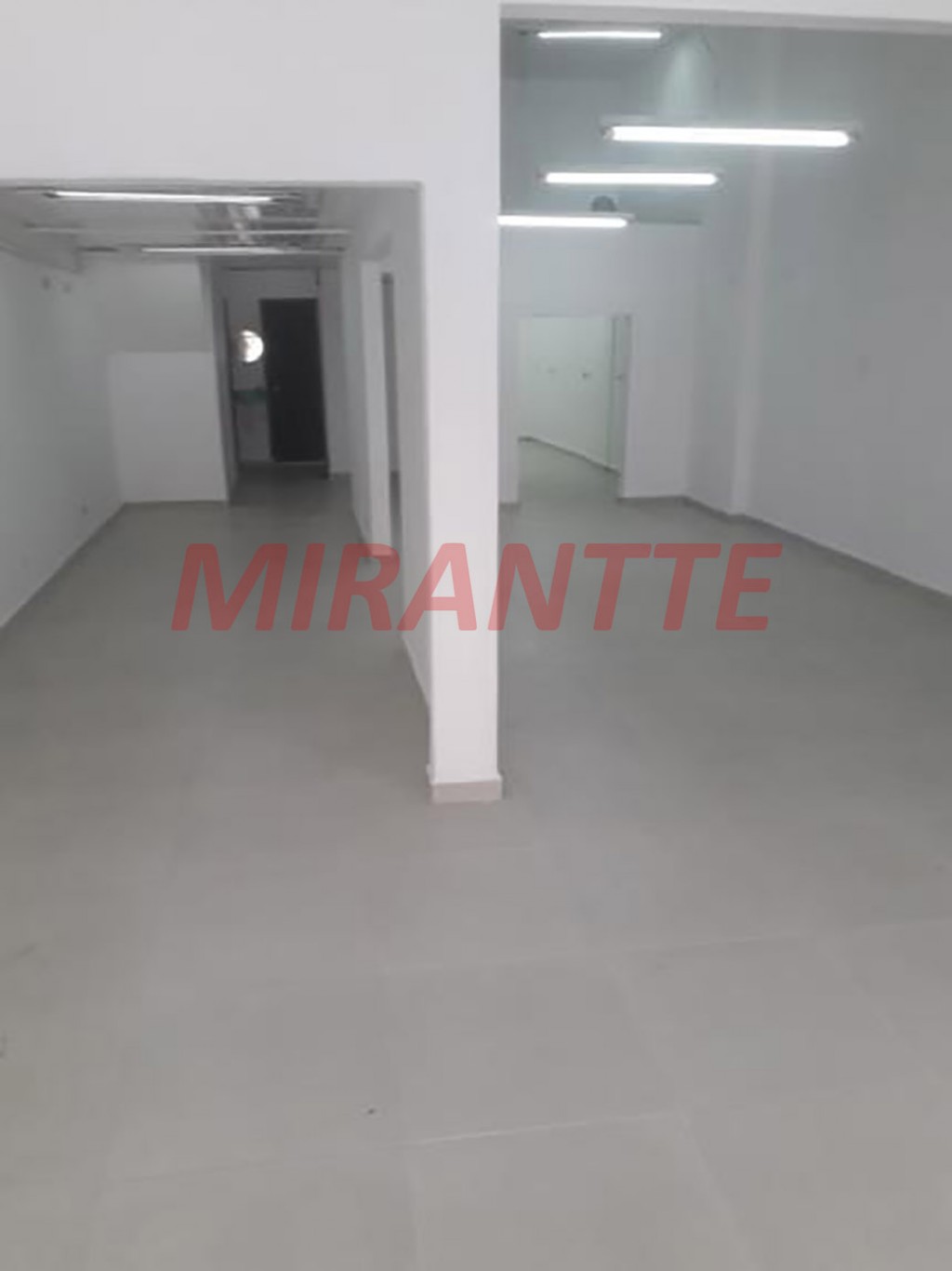 Comercial de 157m² em Santana